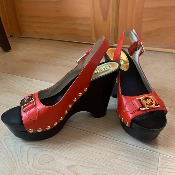 MICHAEL Kors Charm Res Sling Platform Pumps - Picture 3 of 8